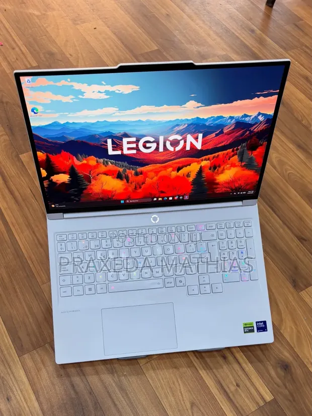 Laptop Mpya Lenovo Legion 7i (2025) - Core Ultra 9, RTX 5080 - 1