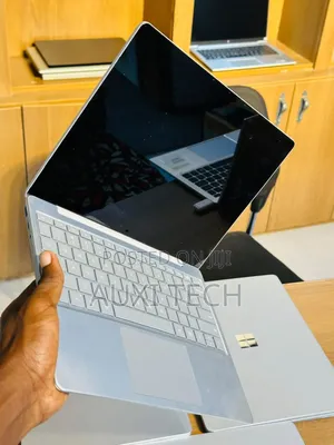 Laptop Microsoft Surface Go 8GB RAM, 128GB SSD, Intel Core i5