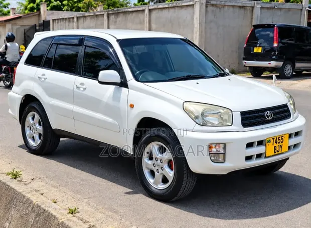 Toyota RAV4 Automatic 2003 White - 1