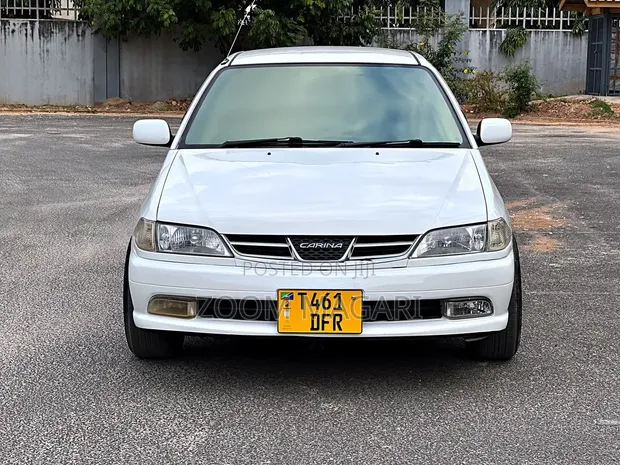 Toyota Carina 2000 White - 1