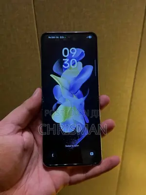 New Samsung Galaxy Z Flip4 512GB Purple