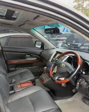 Toyota Harrier 2008 Nyeusi ya Matt