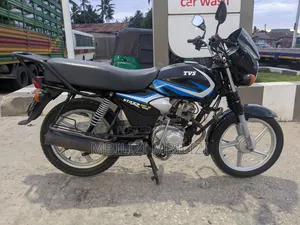 TVS HLX 125 2025 Nyeusi