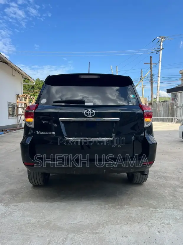 Toyota Vanguard 2013 Black - 1