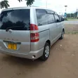 Toyota Noah 2023 Nyeupe - 2