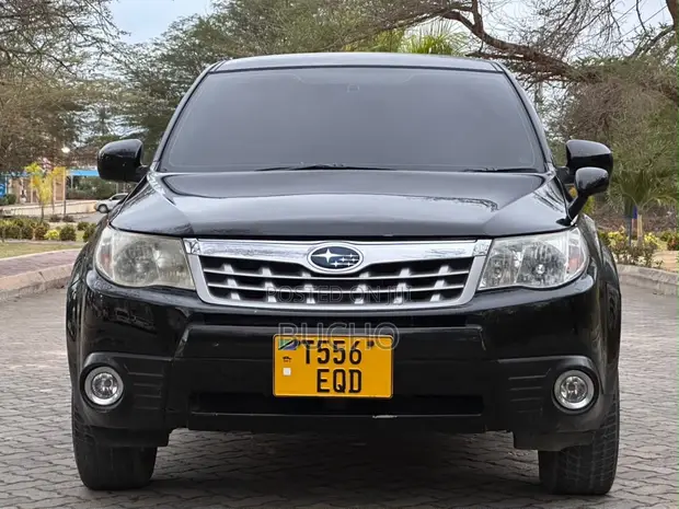 Subaru Forester 2010 Black - 1
