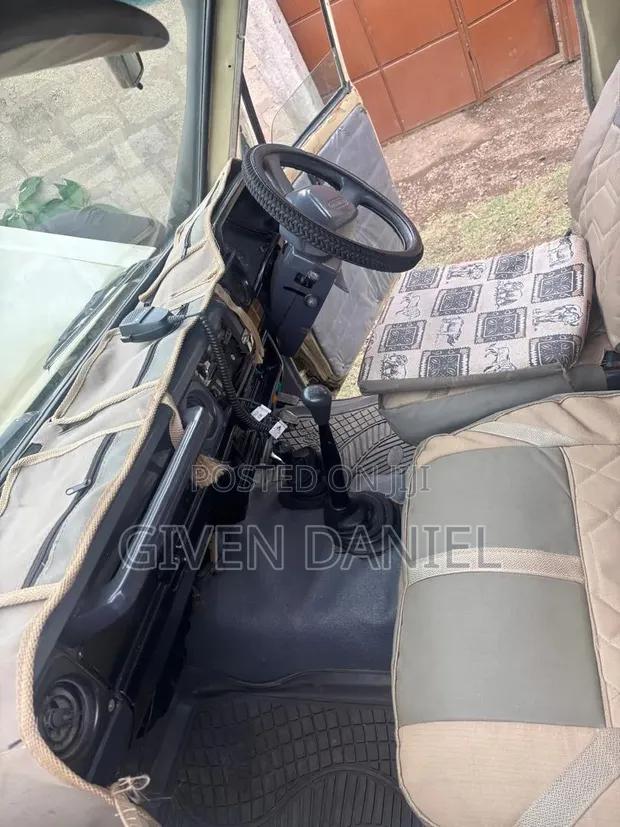 Toyota Land Cruiser 76 Series 2009 Beige - 1