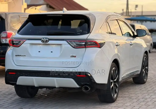 Toyota Harrier 2016 G's White - 1