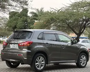 Mitsubishi RVR 2.0 2011 Kijivu
