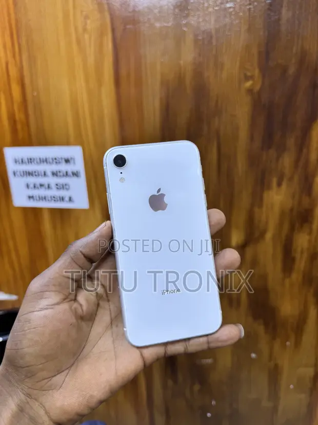 Apple iPhone XR 64GB Nyeupe - 1