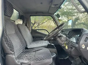 Mitsubishi Canter Lori la Friji (1998)