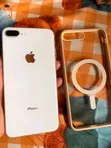 Apple iPhone 8 Plus 64GB Nyeupe - 3