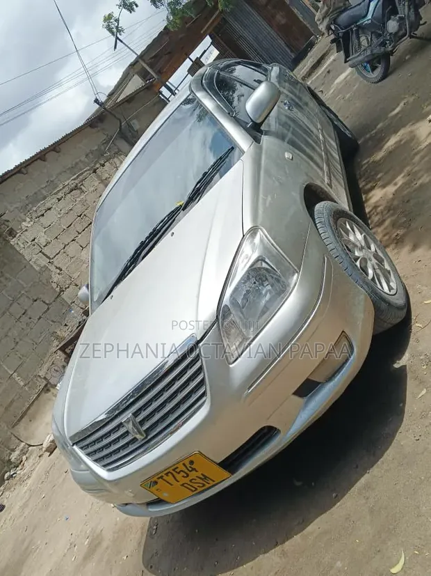 Toyota Premio 2004 Silver - 1