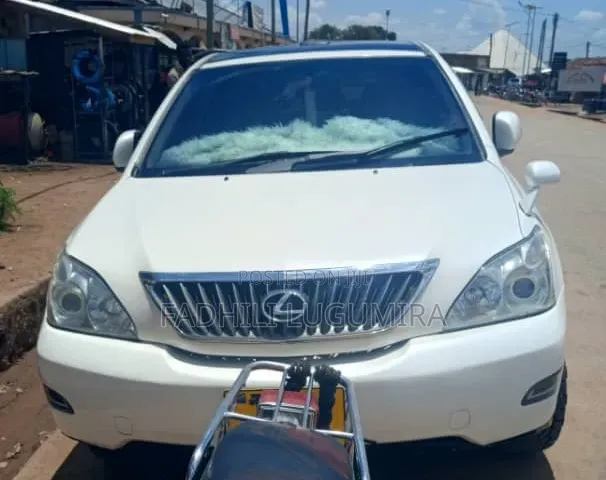 Toyota Harrier 2006 White - 1