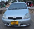 Toyota Vitz 2003 Nyeupe - 1