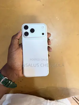 Apple iPhone 17 Pro Max 512GB Silver (Iliyo tumika)