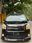 Toyota Noah 2009 - Nyeusi - 1