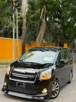 Toyota Noah 2009 - Nyeusi - 3