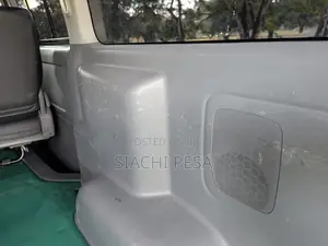 Toyota Hiace Quantum 2005 Nyeupe