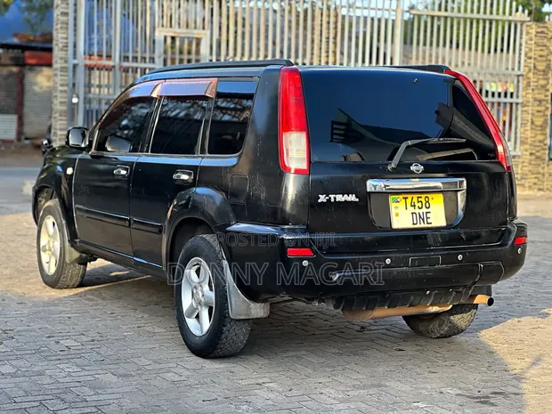 Nissan X-Trail 2005 Black - 1