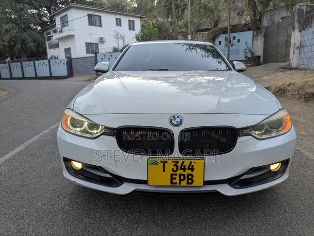 BMW 3 Series 2012 White - 1