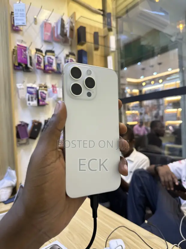 Apple iPhone 15 Pro Max 256GB Mpya Nyeupe - 1