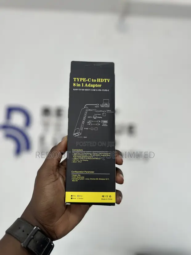 8-in-1 USB Hub - 1