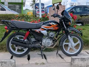 TVS Apache RTR 150 Nyeusi