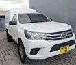 Toyota Hilux 2010 White - 1