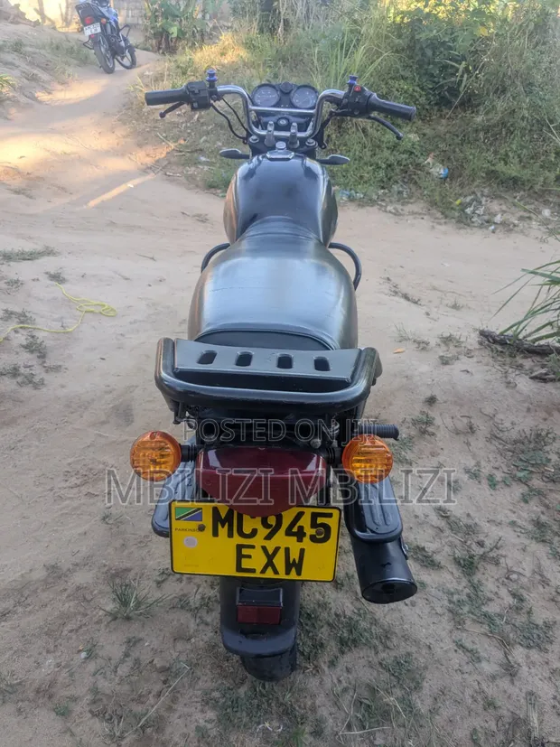 Bajaj Boxer 125 2025 Nyeusi - 1