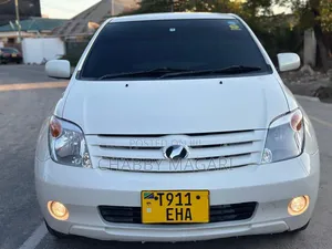 Toyota IST 2006 Rangi ya L Pearl