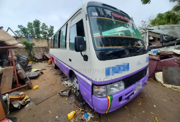 Toyota Coaster 2000 Bus - 1