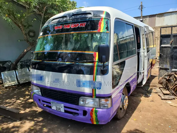 Toyota Coaster Bus 2000 - 1