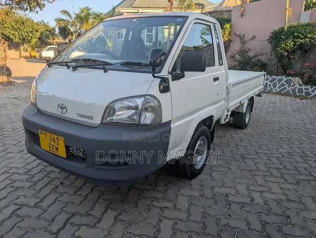 Toyota TownAce 2020 White - 1
