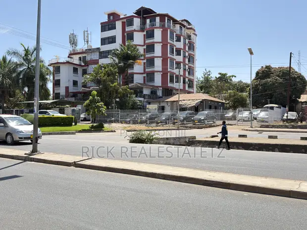 Nyumba ya Townhouse/Terrace 5-Chumba Kirumba Inauzwa - 1