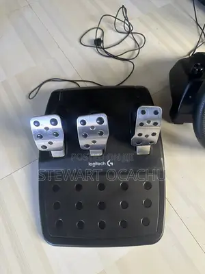 Logitech G29 Steering Wheel na Pedals