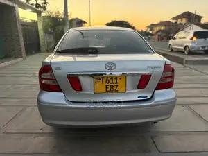 Toyota Premio 2006 Nyeupe