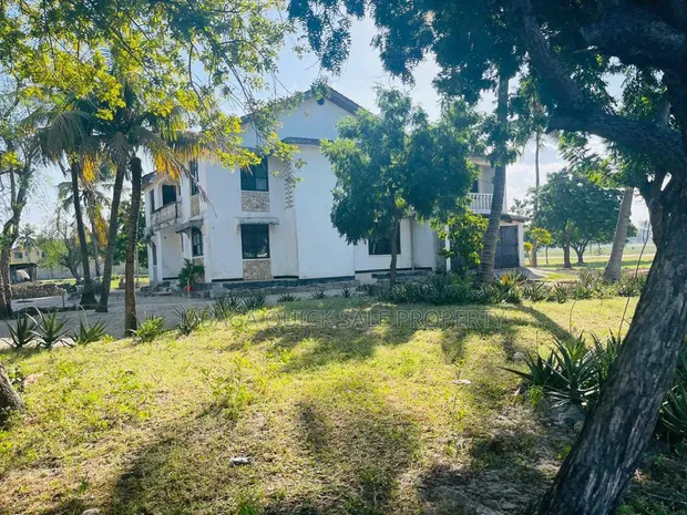 Furnished 5 Bedroom House for Sale in Kunduchi Beach - 1