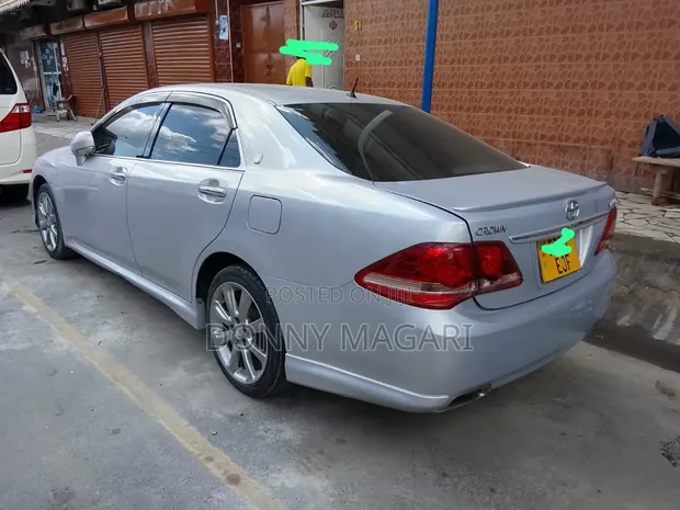 Toyota Crown Athlete 2009 Nyeupe - 1