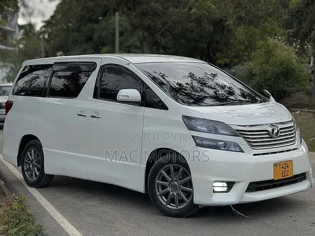 Toyota Vellfire 2010 Nyeupe - 1