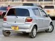Toyota Vitz 2005 Nyeupe - 2