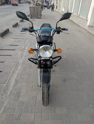 TVS HLX 125 2025 Nyeusi