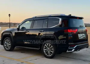 Toyota Land Cruiser 300 ZX First Edition 2026 Mpya Nyeusi Matt