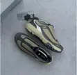 Uqxx Performance Sneaker - Zipper Design - 4
