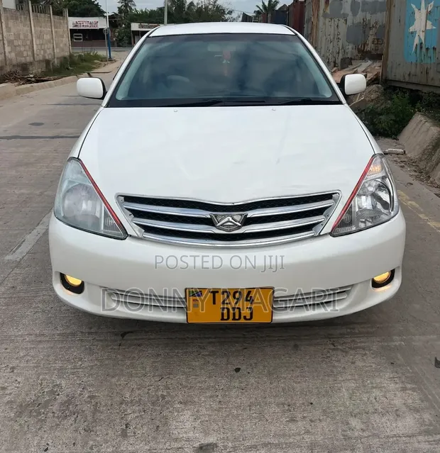 Toyota Allion 2004 - Nyeupe - 1