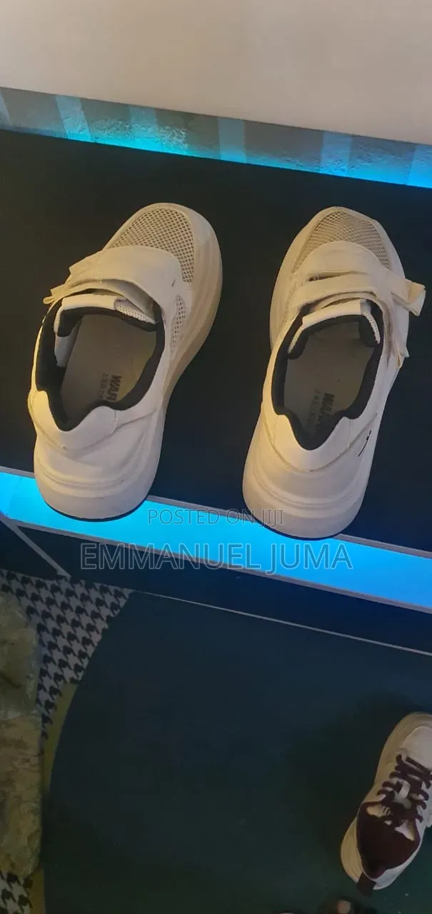 Warrior Mesh Casual Sneakers - 1