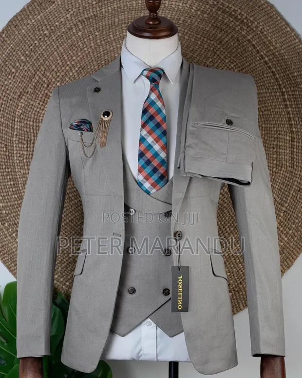 Men's 3-Piece Grey Suit - Sharp Gentleman Look - 1