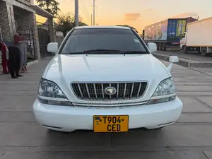 Toyota Harrier 2001 Nyeupe