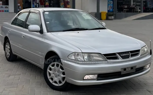 Toyota Carina SI 2001 Nyeupe - 1