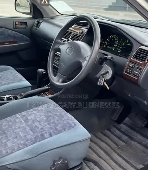 Toyota Carina SI 2001 Nyeupe